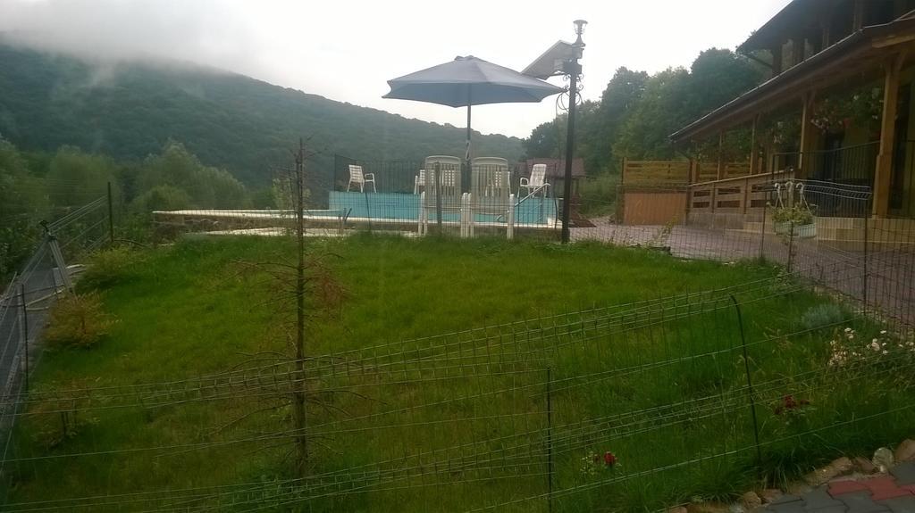 Pensiunea Mihaiu Sasului Vîrciorog Exteriör bild
